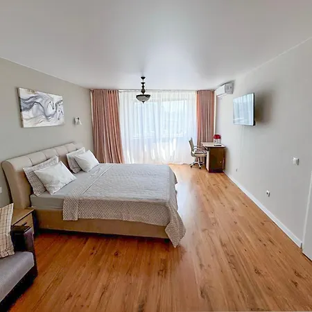 Charming,Lovely And Central With Park View Chisináu Exterior foto