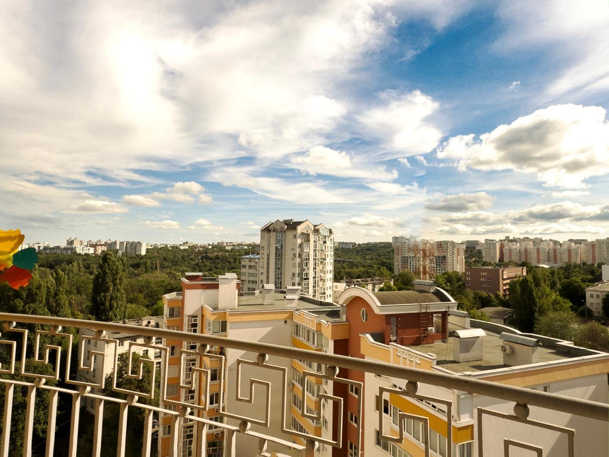 Charming,lovely And With Park View Chisináu